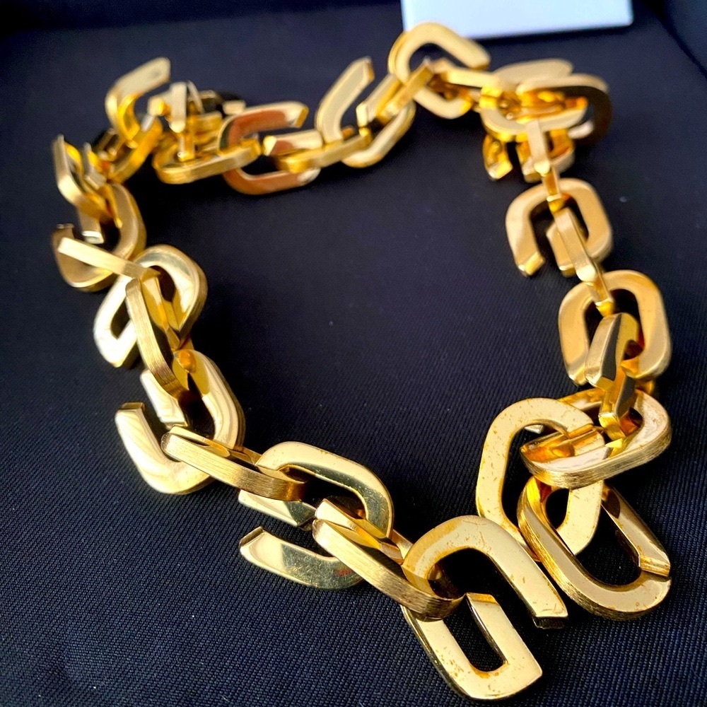 ✨BRAND NEW✨💯%AUTHENTIC GIVENCHY G CHAIN NECKLACE